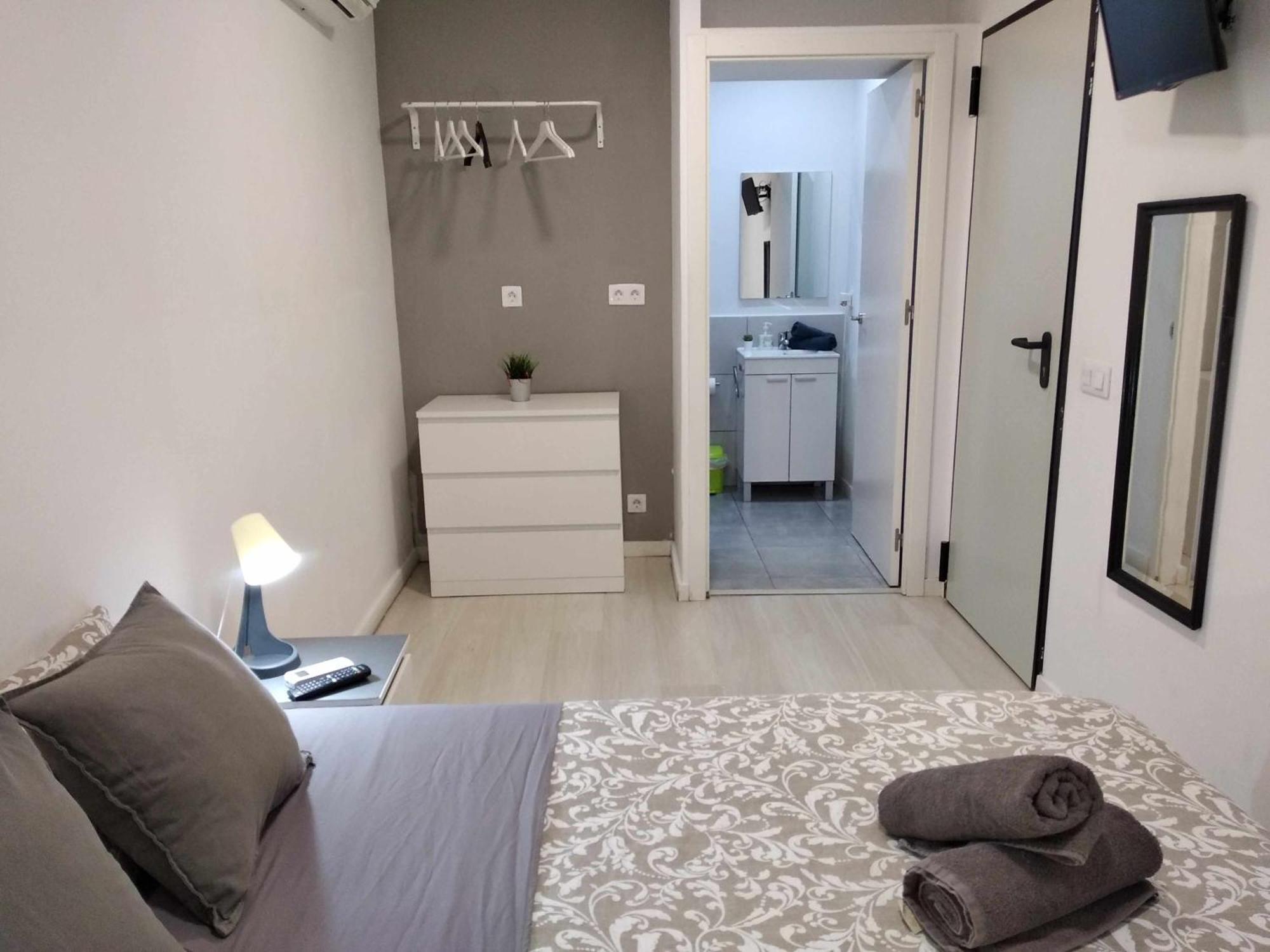 Hostal Urban Basic Οσπιταλέτ ντε Λιοβρεγάτ Δωμάτιο φωτογραφία